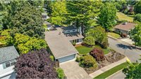 15025 NW Oak Hills Dr, Beaverton, OR 97006