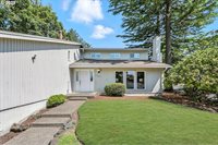 15025 NW Oak Hills Dr, Beaverton, OR 97006