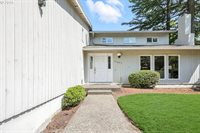 15025 NW Oak Hills Dr, Beaverton, OR 97006