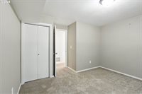 15025 NW Oak Hills Dr, Beaverton, OR 97006