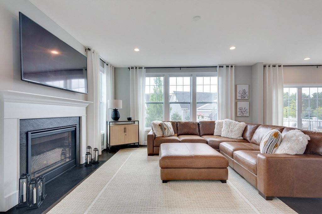 10 Lansing Way, Millis, MA 02054