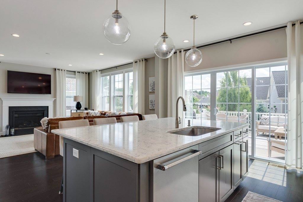 10 Lansing Way, Millis, MA 02054