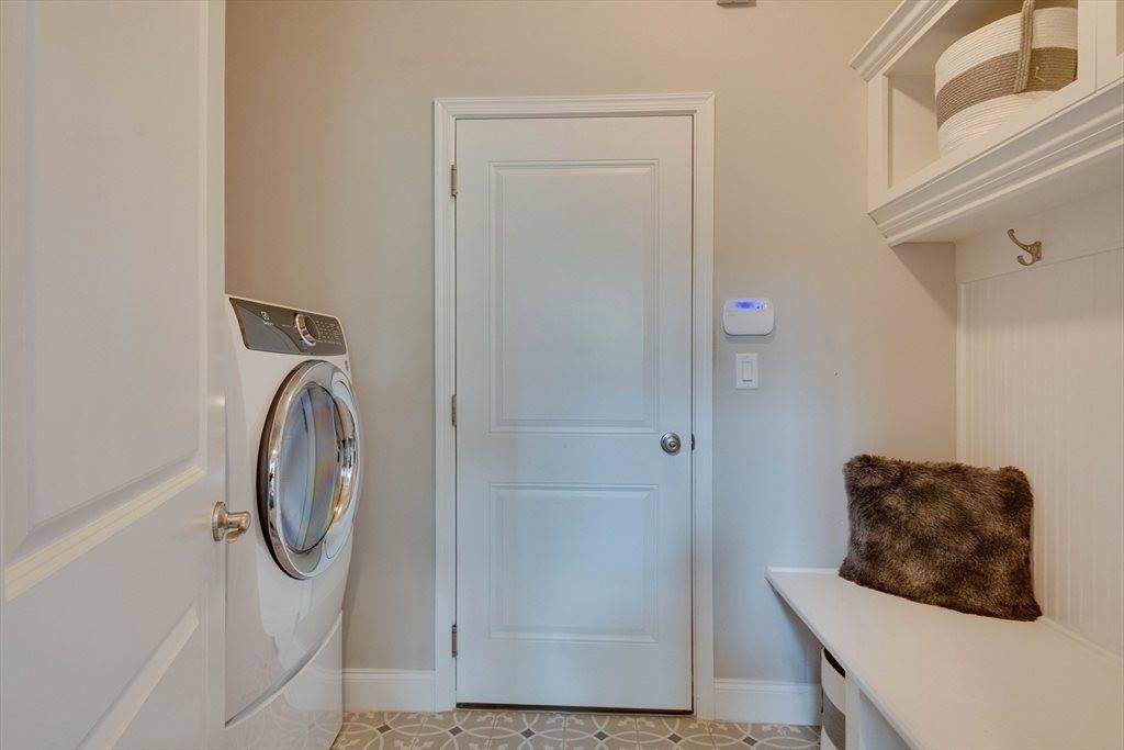 10 Lansing Way, Millis, MA 02054