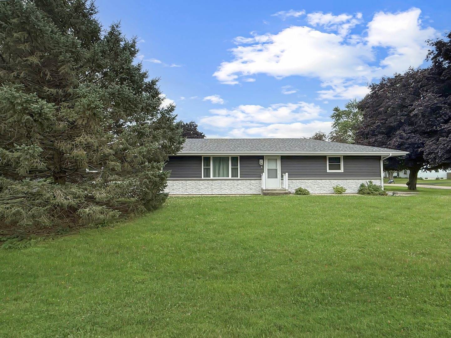 701 East Soper Street, Winnebago, IL 61088