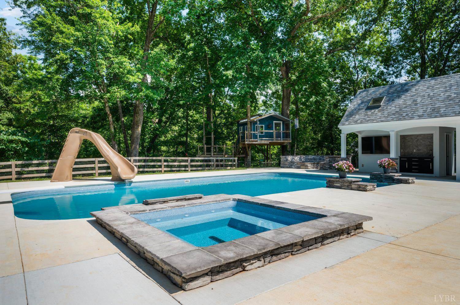 106 Two Creek Drive, Lynchburg, VA 24502