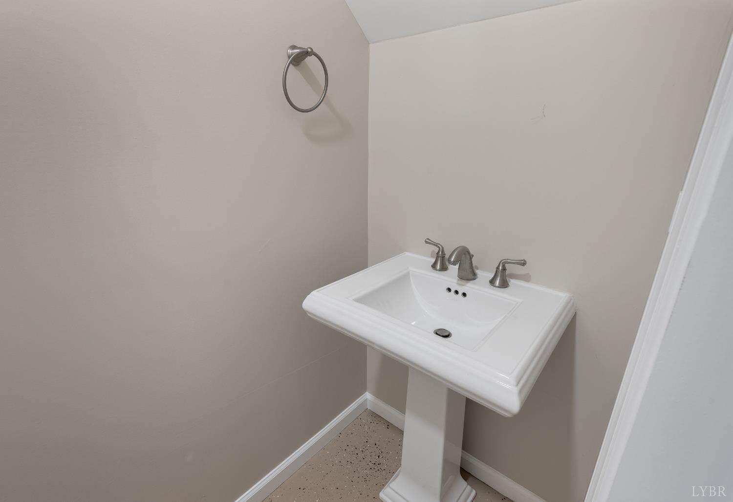 106 Two Creek Drive, Lynchburg, VA 24502