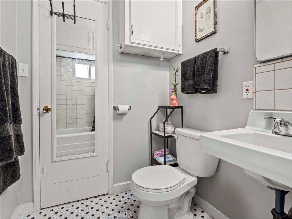 1511 North Maple Street, Burbank, CA 91505