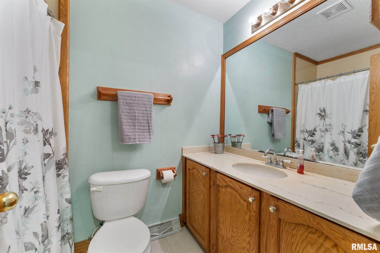 13118 65TH Avenue, Blue Grass, IA 52726