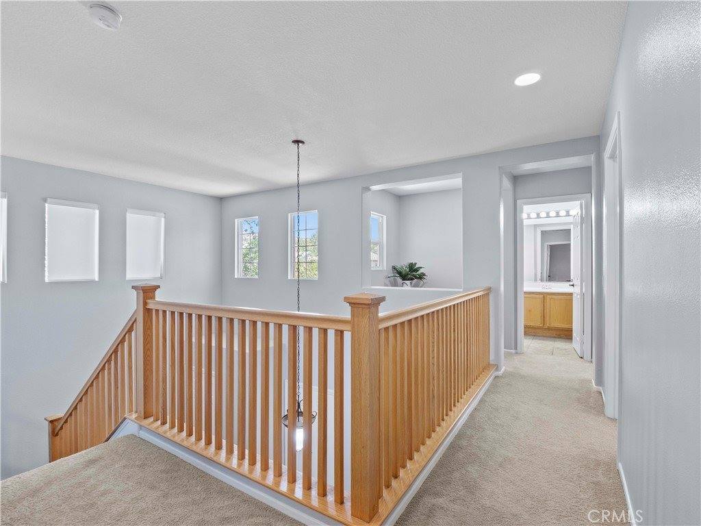 28323 Roman Court, Saugus, CA 91350