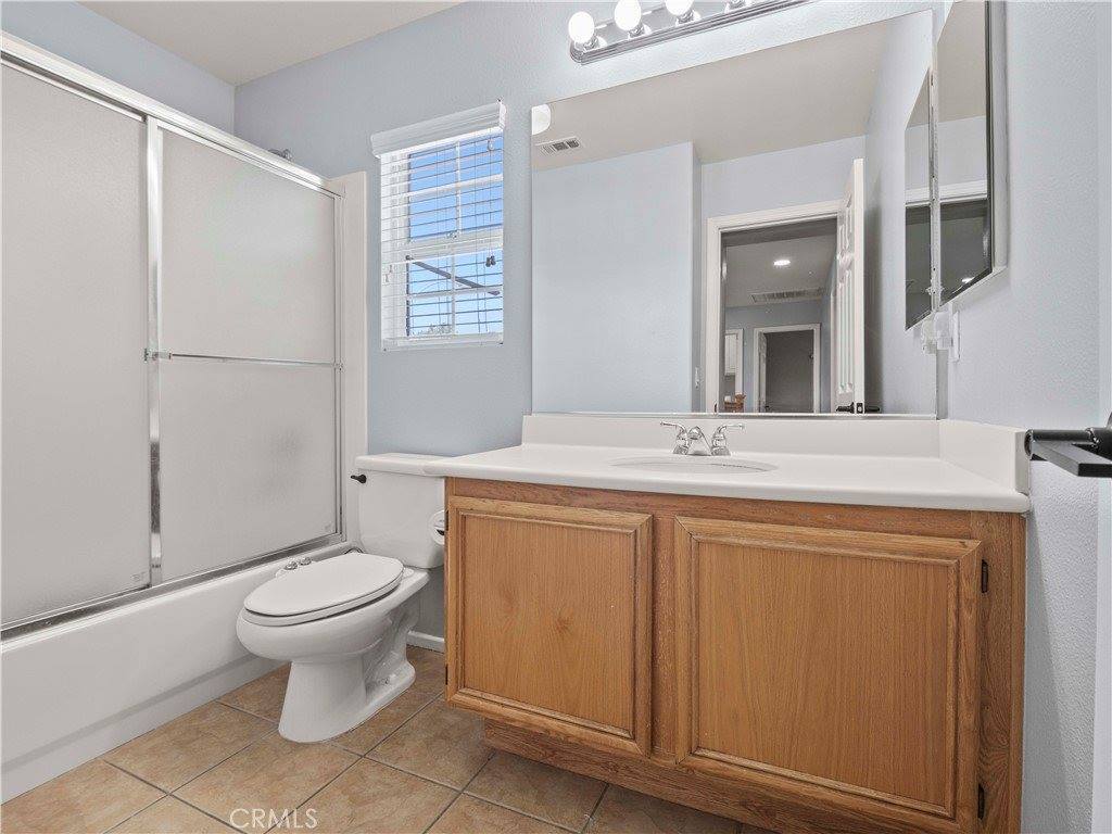 28323 Roman Court, Saugus, CA 91350