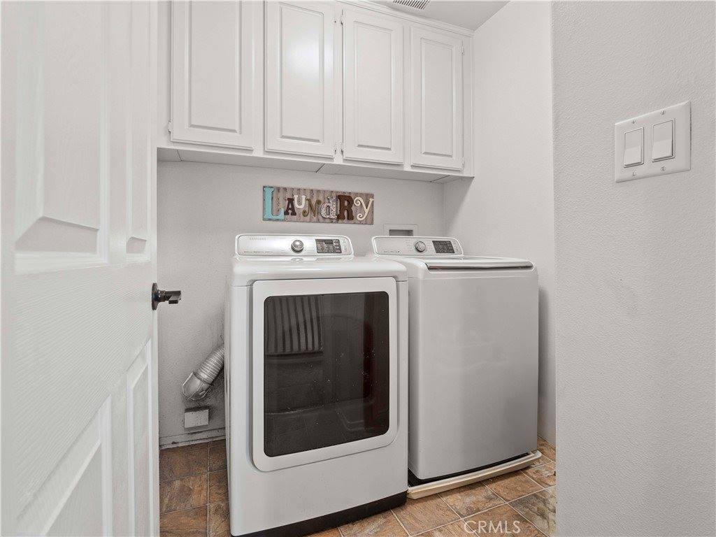 28323 Roman Court, Saugus, CA 91350