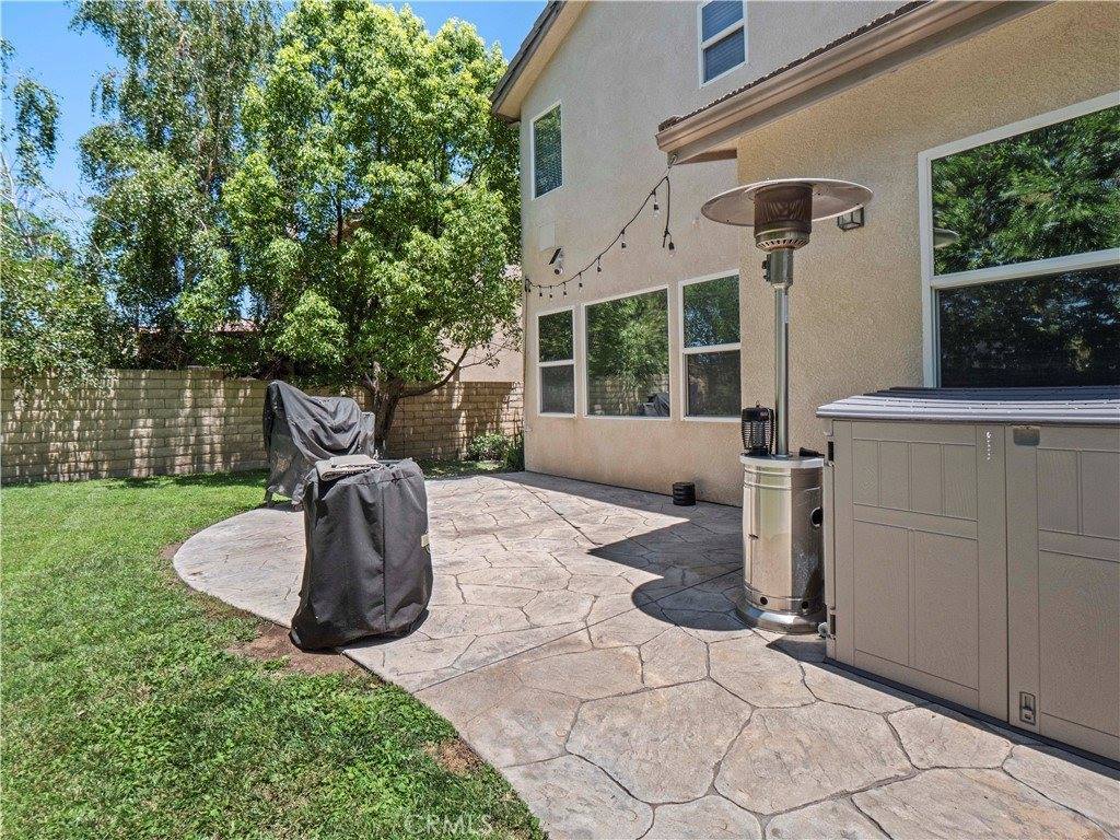 28323 Roman Court, Saugus, CA 91350