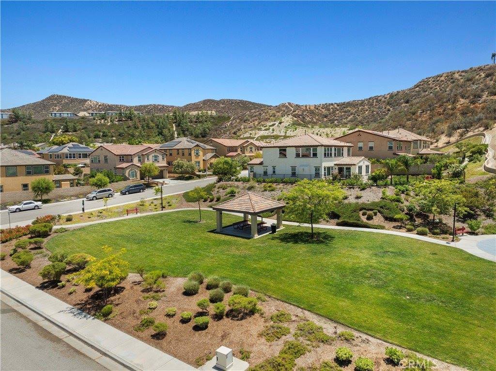 28323 Roman Court, Saugus, CA 91350