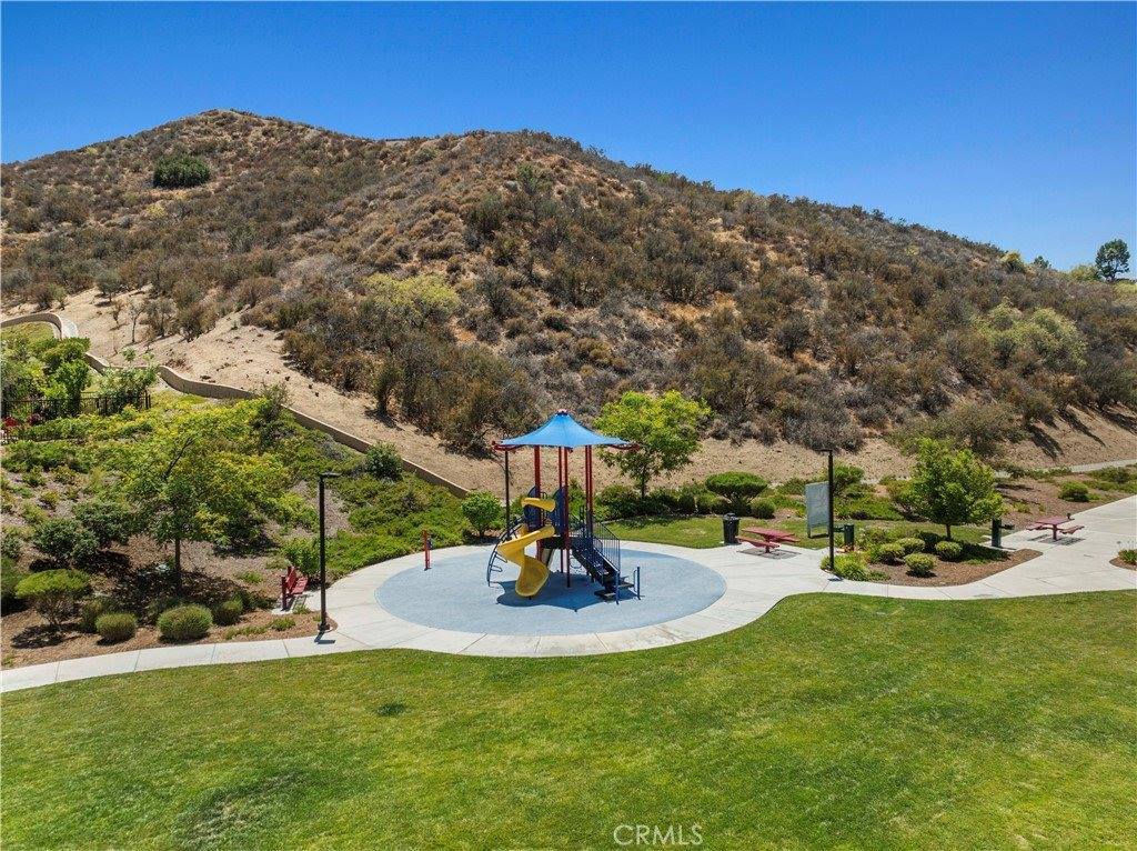 28323 Roman Court, Saugus, CA 91350