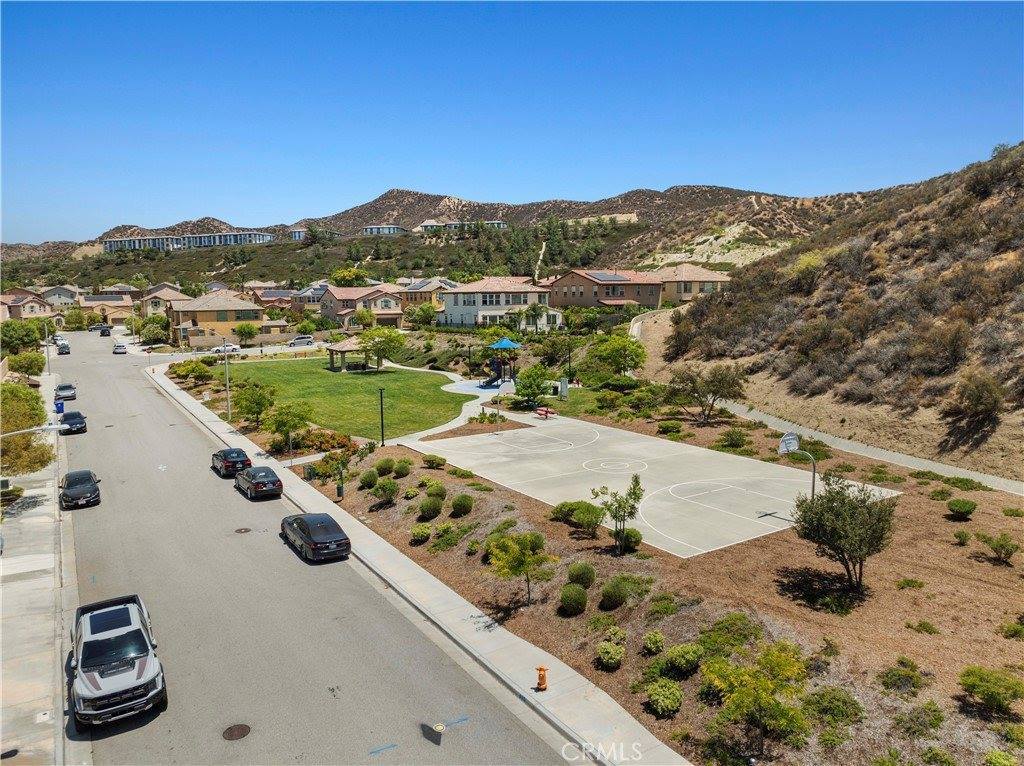 28323 Roman Court, Saugus, CA 91350