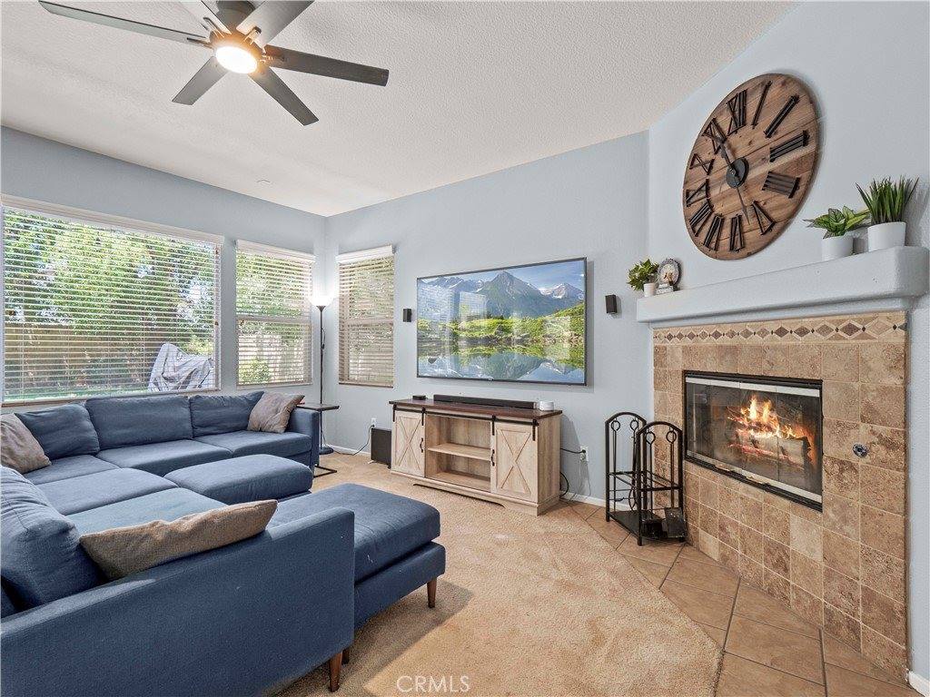 28323 Roman Court, Saugus, CA 91350