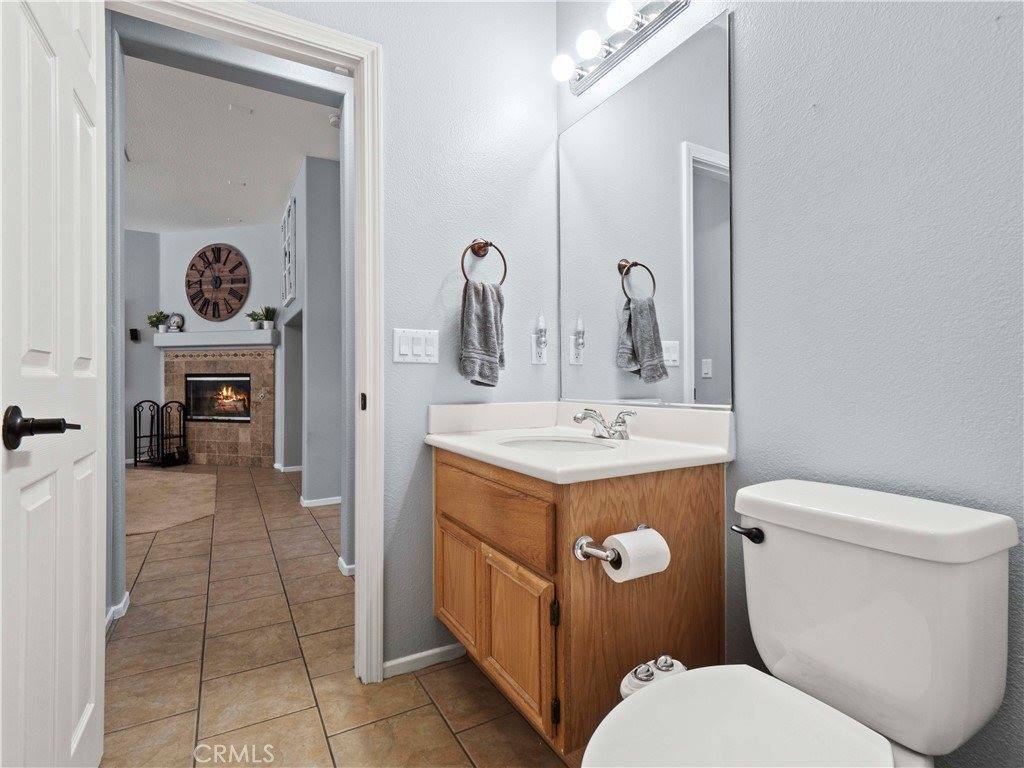 28323 Roman Court, Saugus, CA 91350