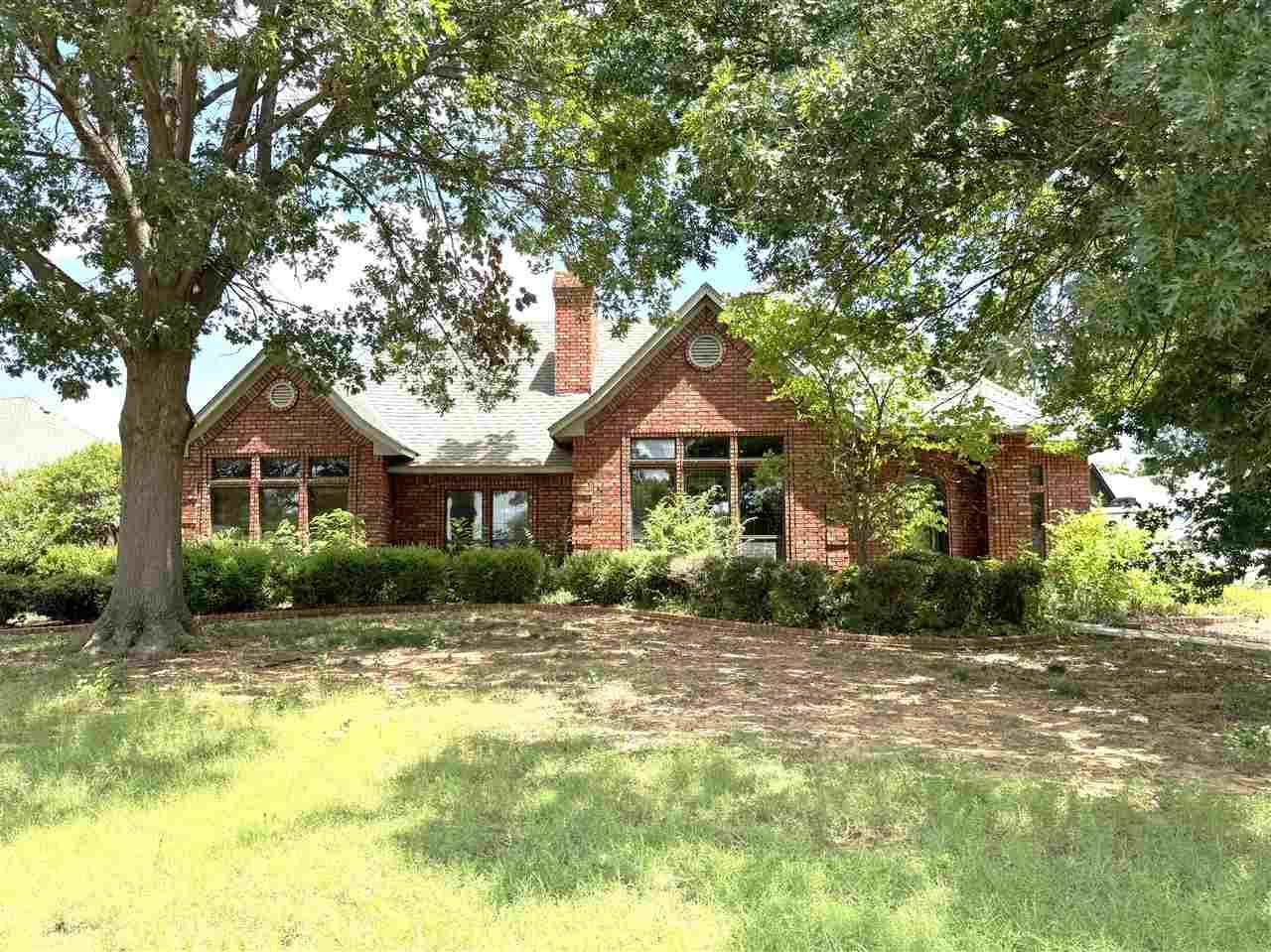 3102 NE Heritage Dr, Lawton, OK 73507