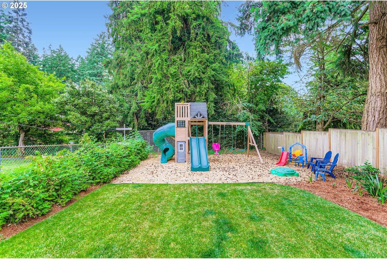 9900 SW Inez St, Tigard, OR 97224