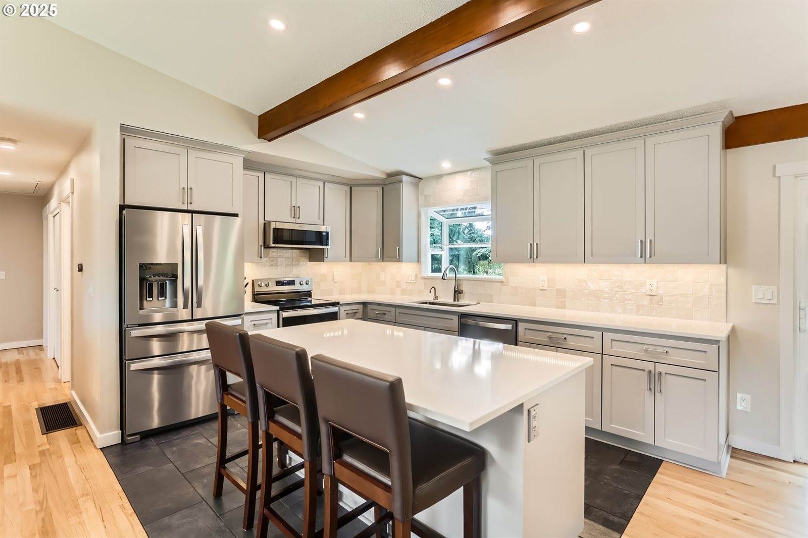 9900 SW Inez St, Tigard, OR 97224