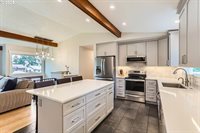 9900 SW Inez St, Tigard, OR 97224