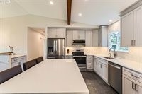 9900 SW Inez St, Tigard, OR 97224