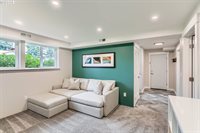 9900 SW Inez St, Tigard, OR 97224