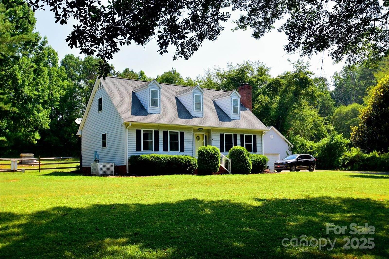 305 Rutledge Road, Mount Holly, NC 28120