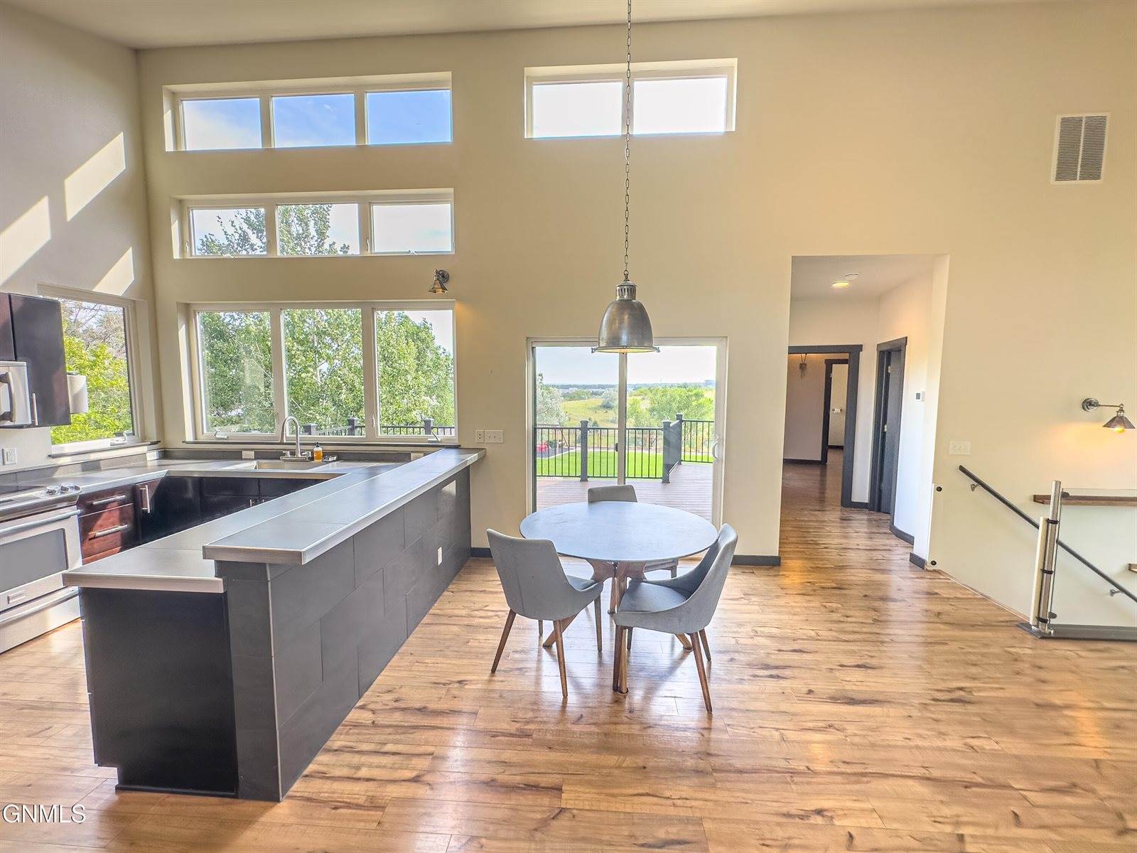 6431 2nd Avenue East, Williston, ND 58801