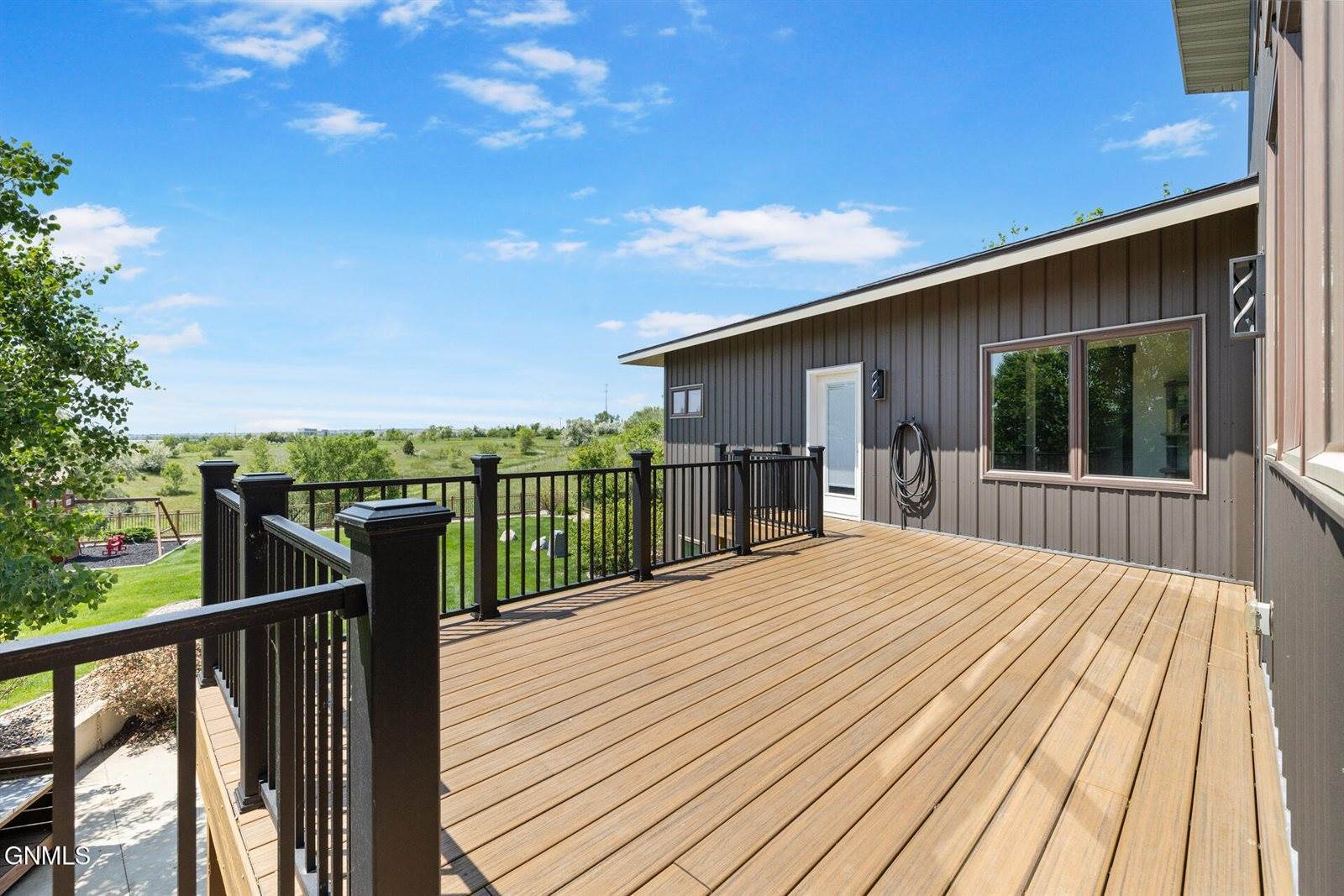 6431 2nd Avenue East, Williston, ND 58801