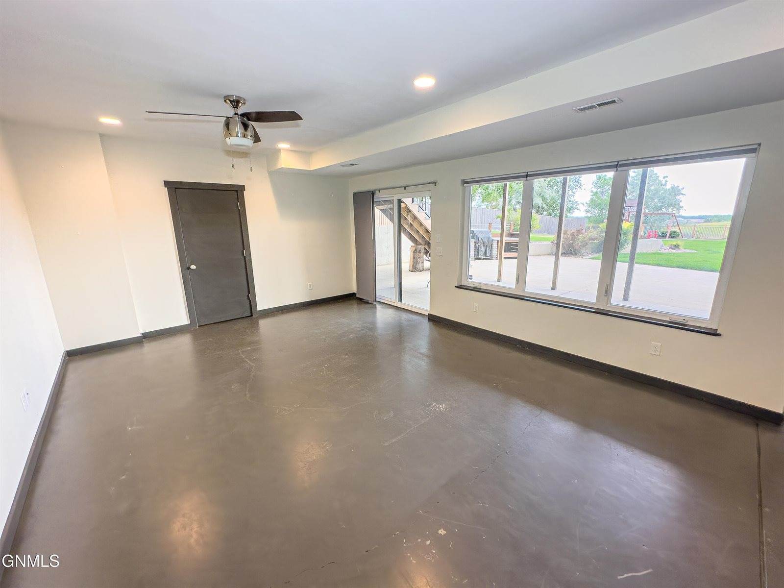 6431 2nd Avenue East, Williston, ND 58801