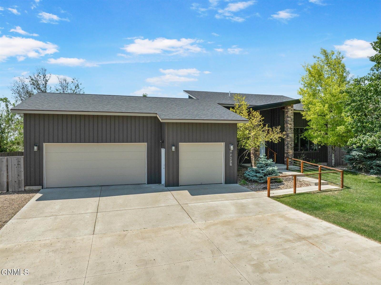 6431 2nd Avenue East, Williston, ND 58801