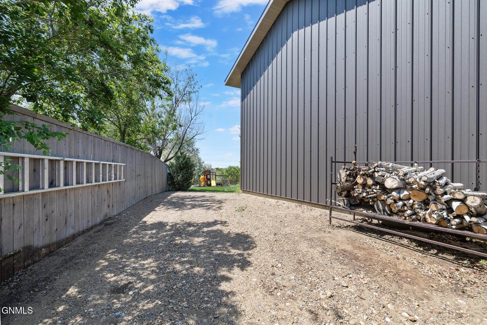 6431 2nd Avenue East, Williston, ND 58801