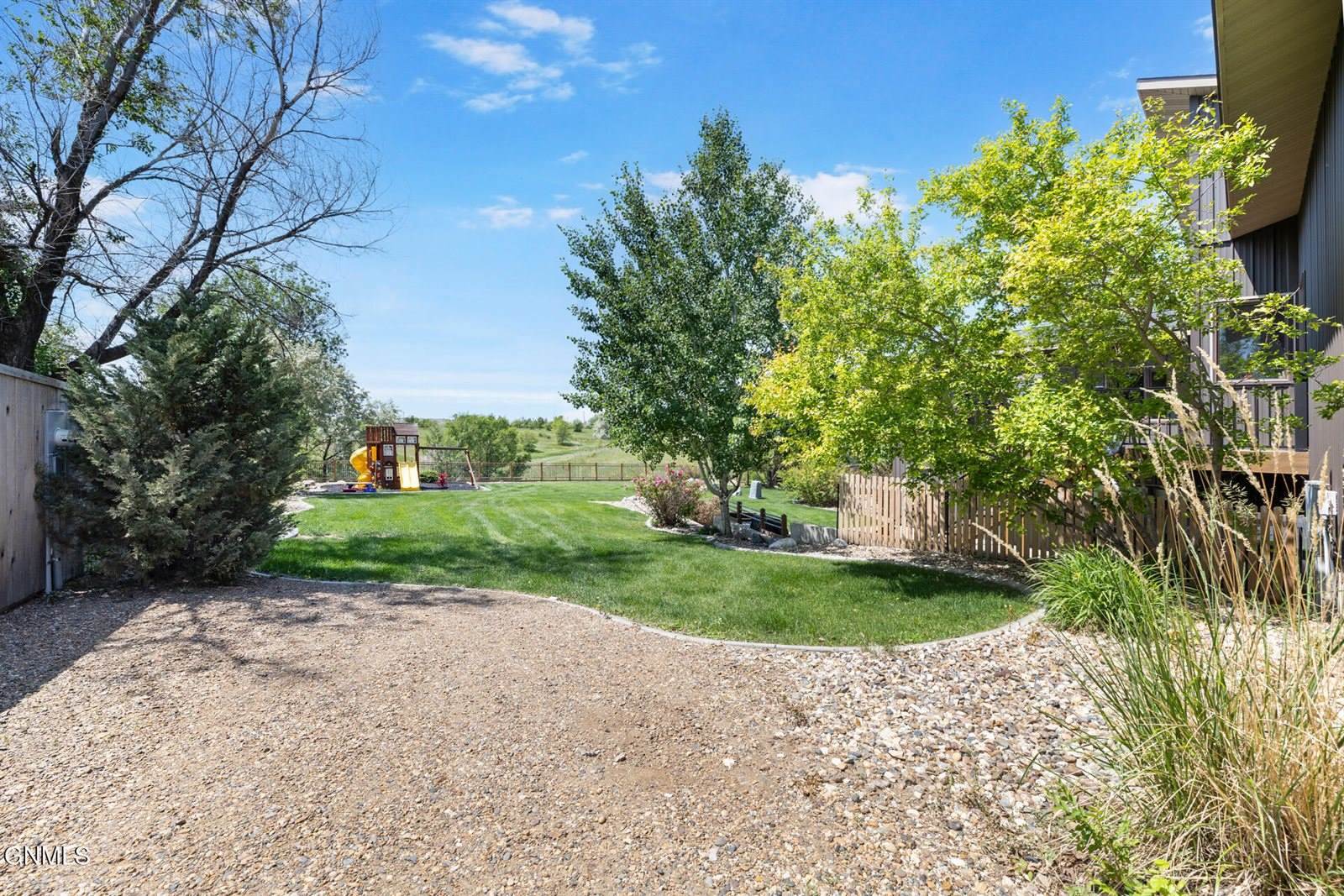 6431 2nd Avenue East, Williston, ND 58801