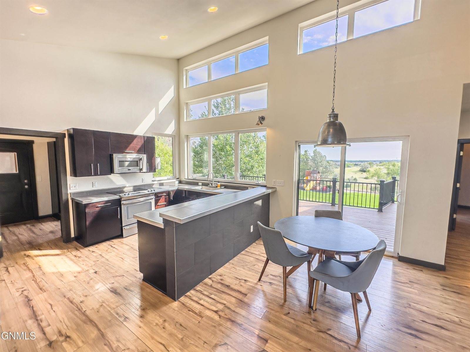 6431 2nd Avenue East, Williston, ND 58801