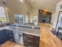 6431 2nd Avenue East, Williston, ND 58801