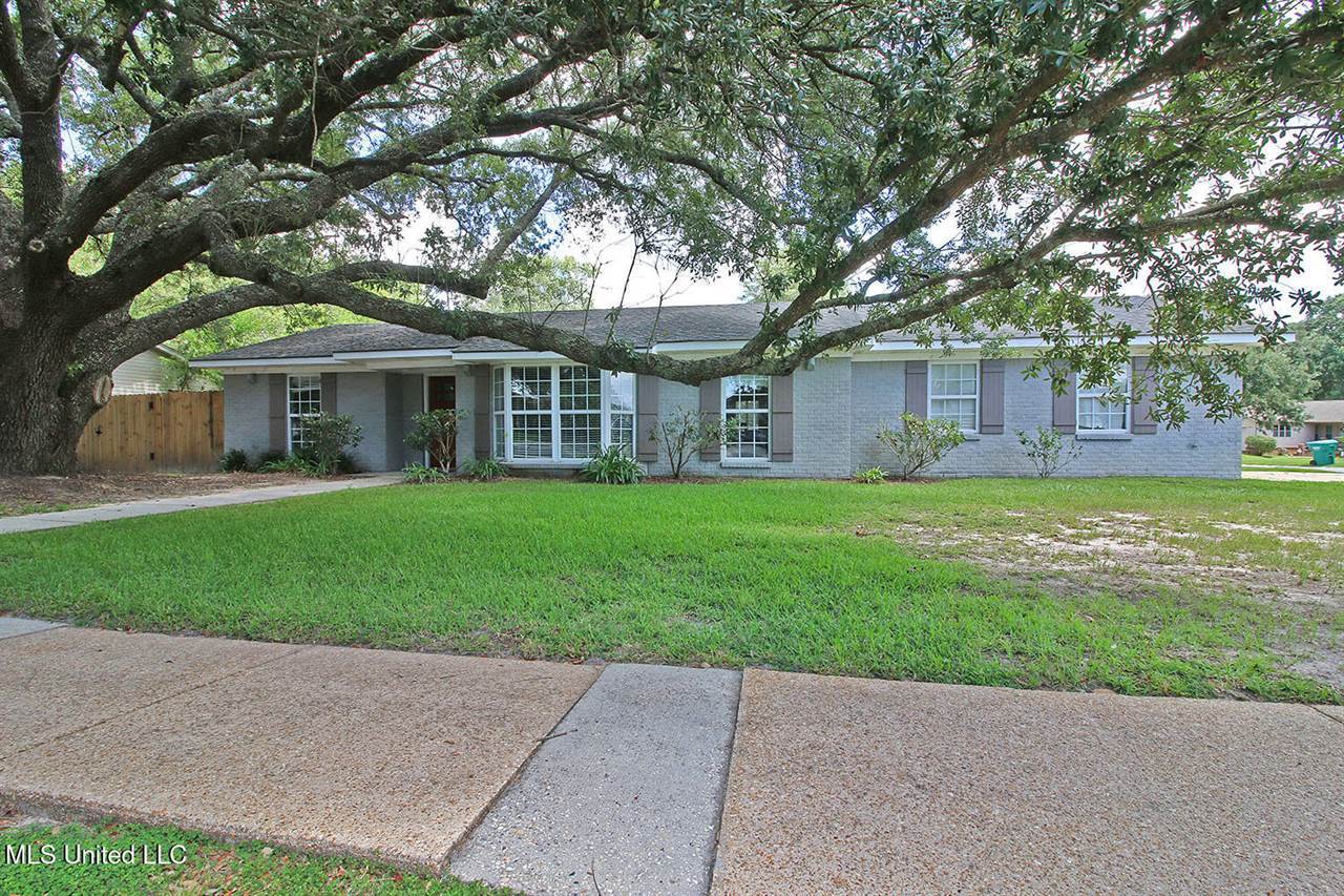 3249 Nottingham Road, Ocean Springs, MS 39564