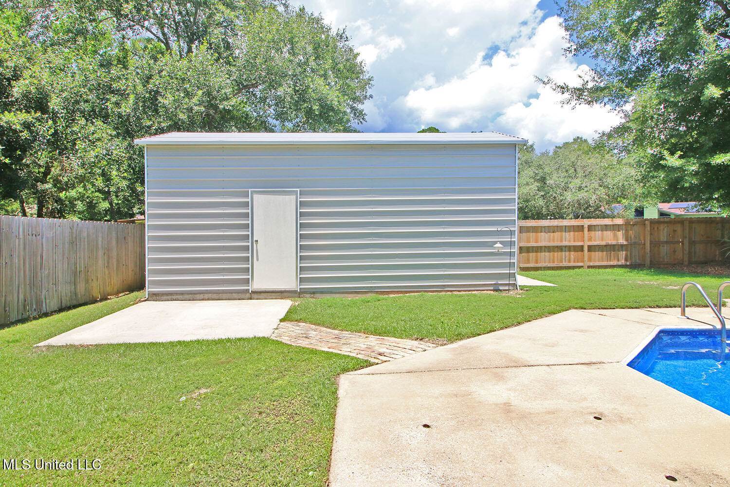 3249 Nottingham Road, Ocean Springs, MS 39564