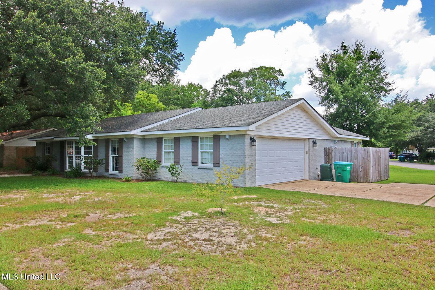 3249 Nottingham Road, Ocean Springs, MS 39564