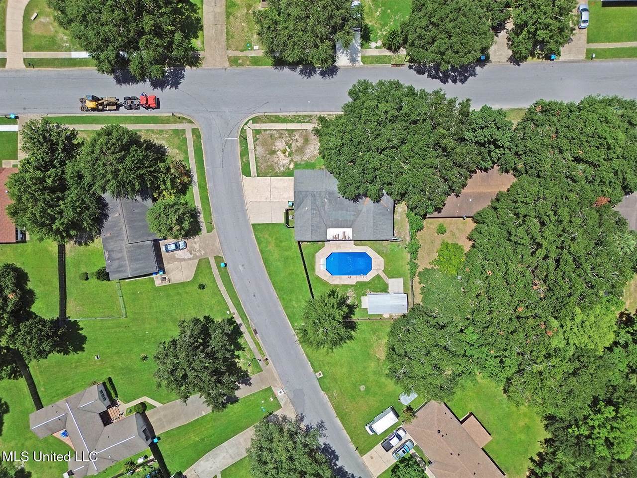 3249 Nottingham Road, Ocean Springs, MS 39564