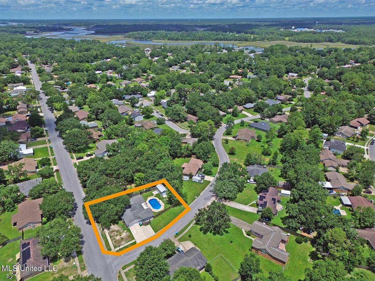 3249 Nottingham Road, Ocean Springs, MS 39564