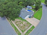 3249 Nottingham Road, Ocean Springs, MS 39564