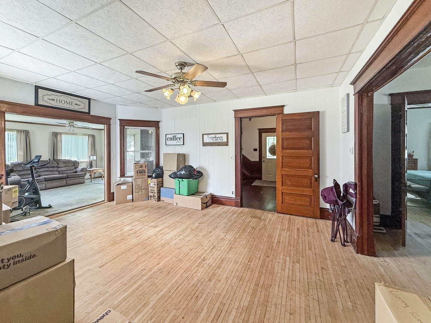 401 South Chestnut Street, Shannon, IL 61078