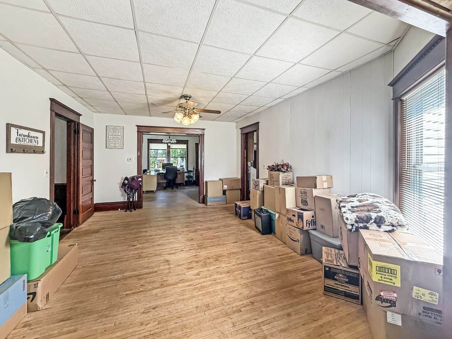 401 South Chestnut Street, Shannon, IL 61078