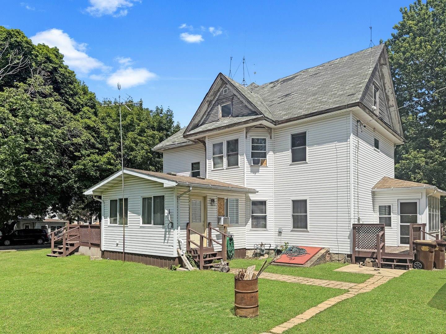 401 South Chestnut Street, Shannon, IL 61078