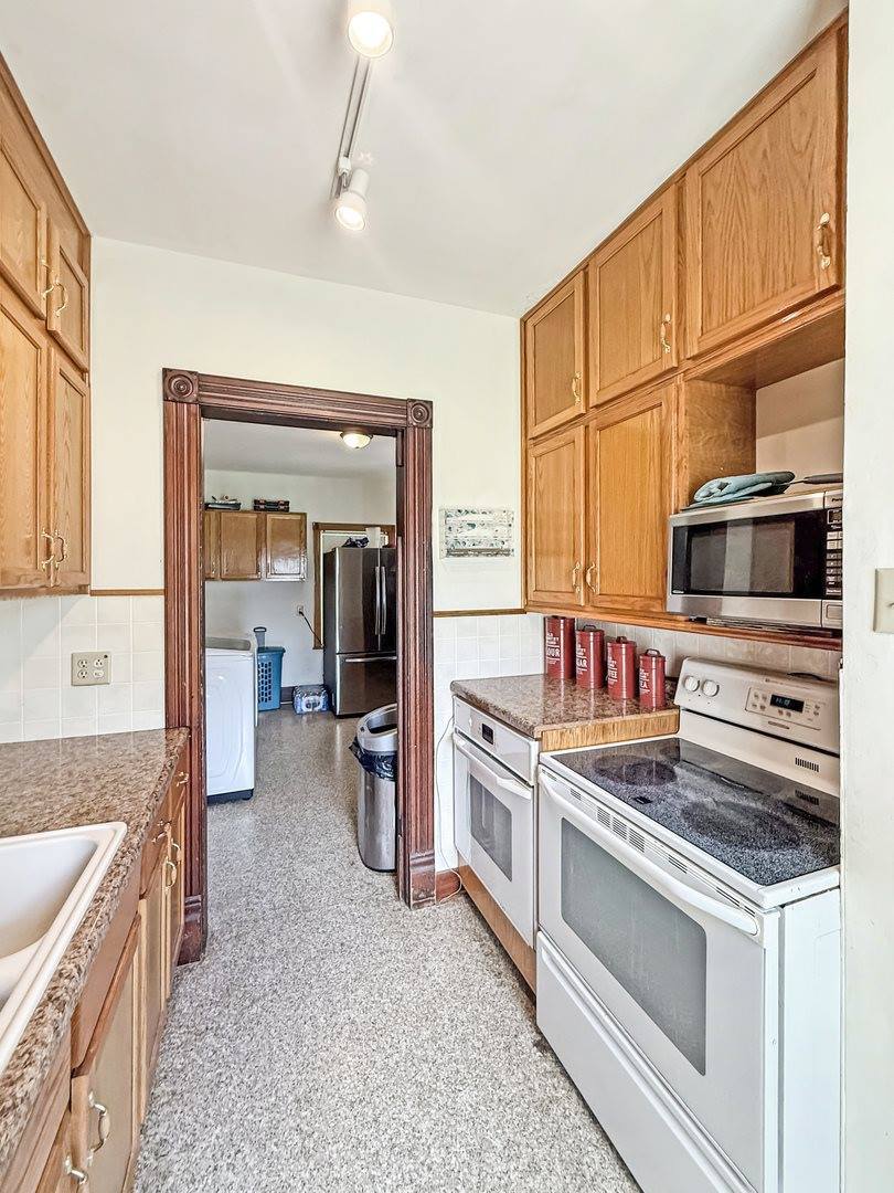 401 South Chestnut Street, Shannon, IL 61078