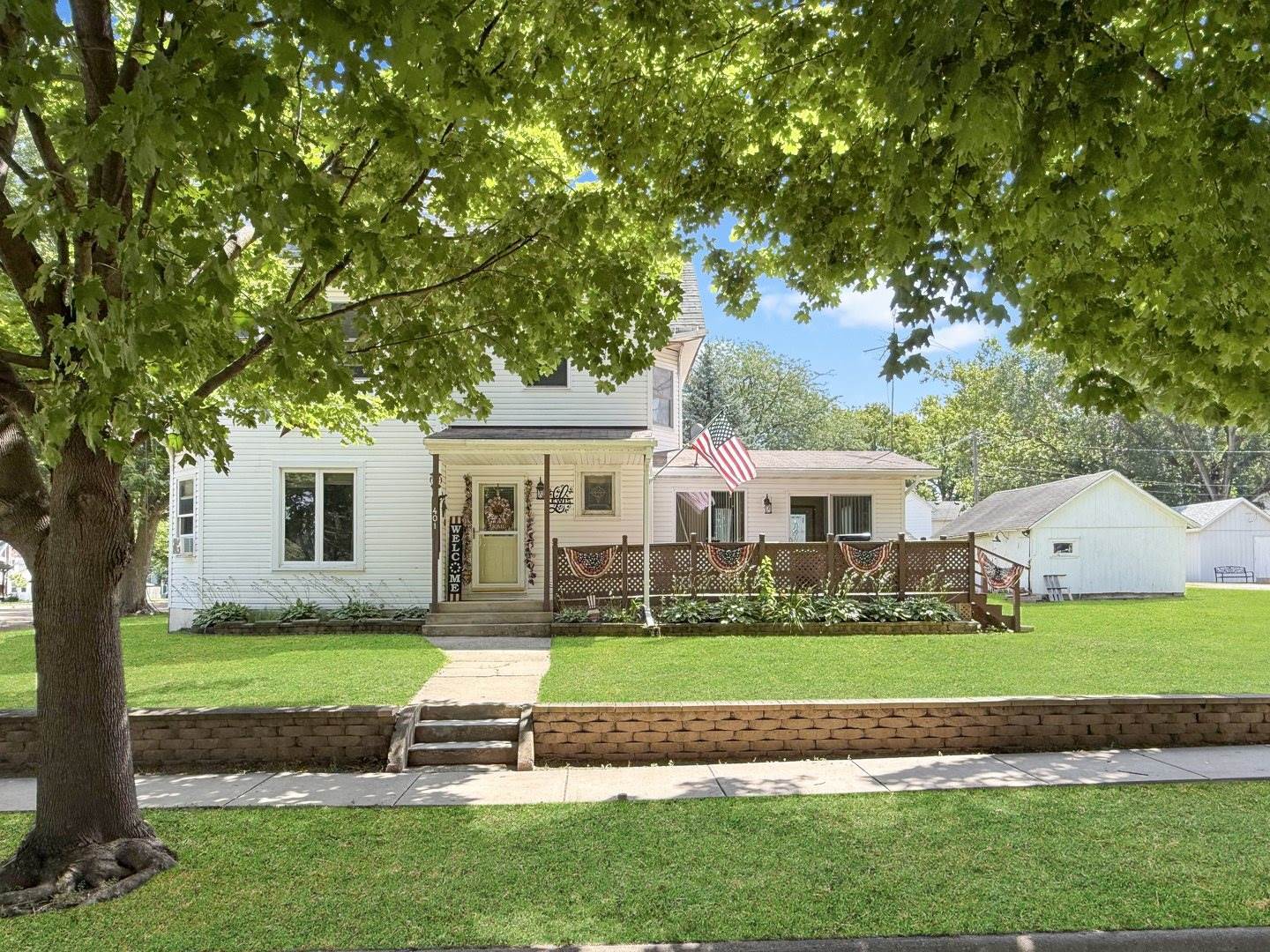 401 South Chestnut Street, Shannon, IL 61078