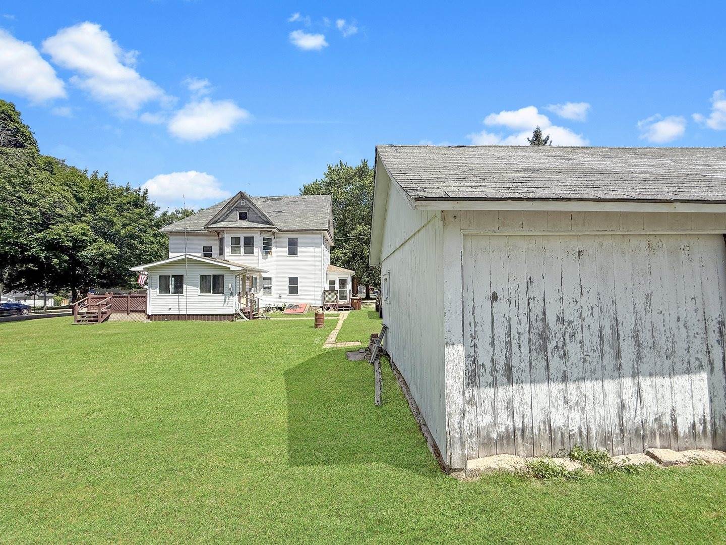 401 South Chestnut Street, Shannon, IL 61078