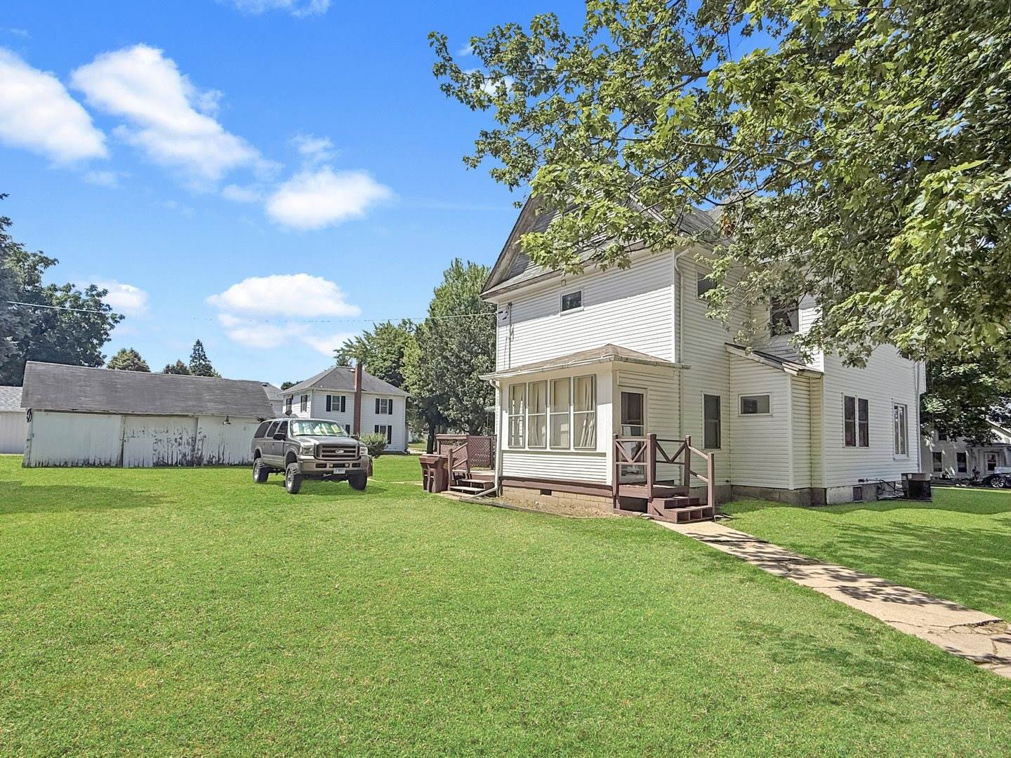 401 South Chestnut Street, Shannon, IL 61078