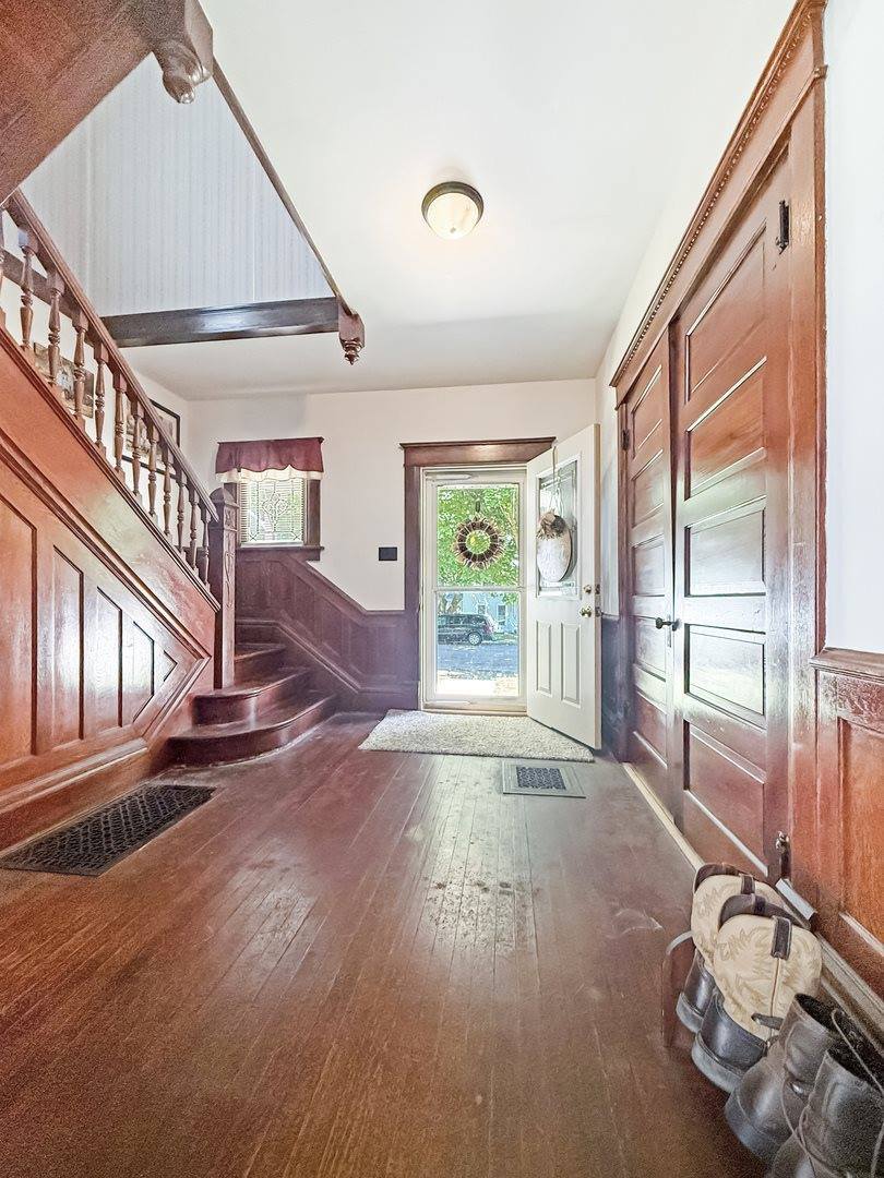 401 South Chestnut Street, Shannon, IL 61078